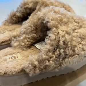 Ugg Maxi Curly Platform Mule, W9